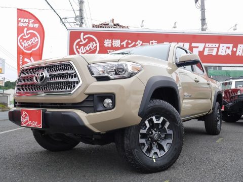 新型タコマ　TRDオフロード　サンドベージュ①